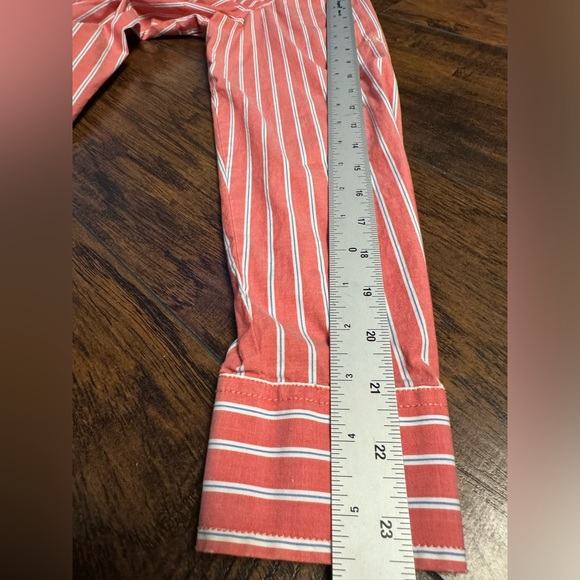 L.L. Bean Classic Roll Tab Button-Down Shirt Blouse Top Medium Rare - Picture 6 of 7